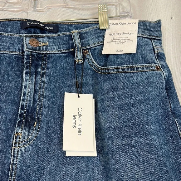 NWT Calvin Klein Jeans High Rise Straight Raw Ankle Hem Jean Size 16/33 - Picture 8 of 8